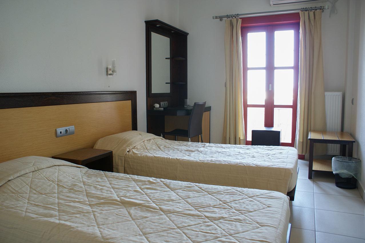 Aposperides Hotel Livadi  ภายนอก รูปภาพ