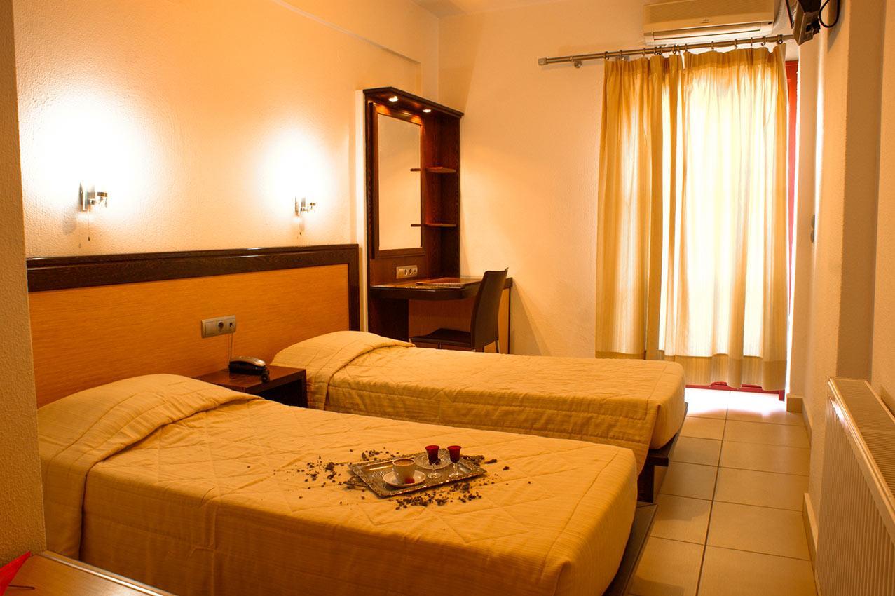 Aposperides Hotel Livadi  ภายนอก รูปภาพ