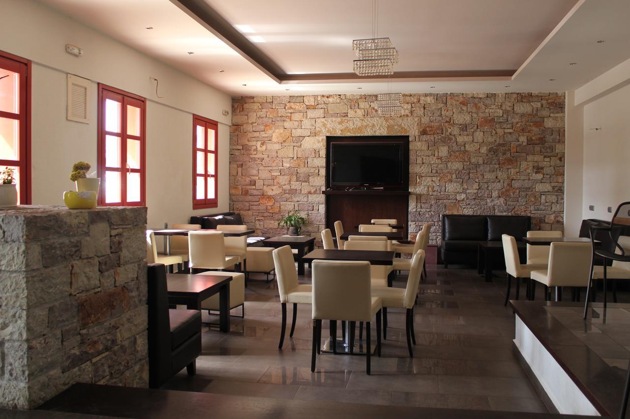 Aposperides Hotel Livadi  ภายนอก รูปภาพ